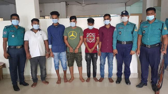 টঙ্গীতে মুক্তিপণের টাকাসহ ৫ অপহরণকারী গ্রেফতার