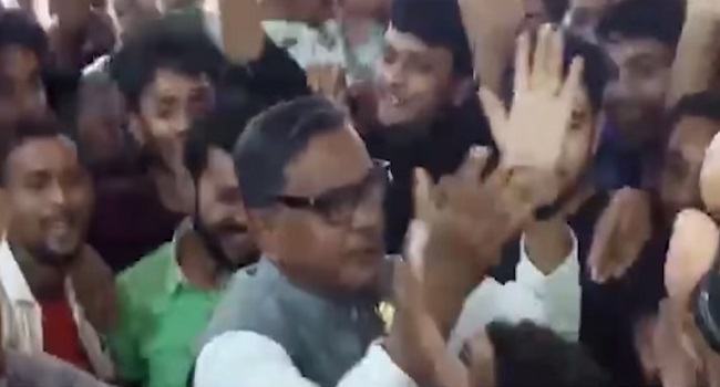 দোয়ার মাহফিলে কাদের মির্জার নাচের ভিডিও ভাইরাল