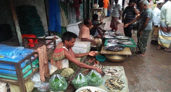 মাছের সাথে কাঁচা মরিচ ফ্রি
