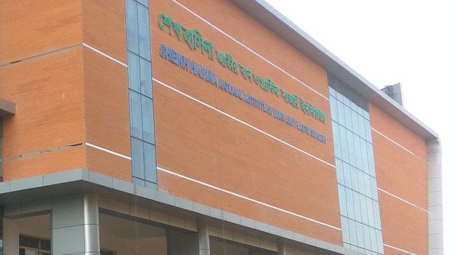 স্বামীকে গরম পানিতে ঝলসে দিলেন স্ত্রী