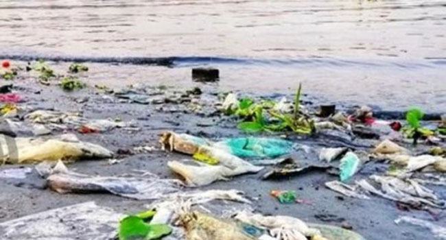 বিষাক্ত বর্জ্যে অস্তিত্ব হারাচ্ছে শীতলক্ষ্যা