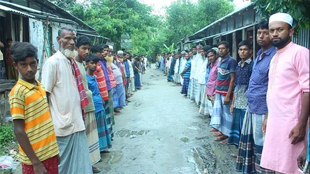 মিথ্যা মামলা প্রত্যাহার করে চা দোকানির মুক্তি চায় এলাকাবাসী