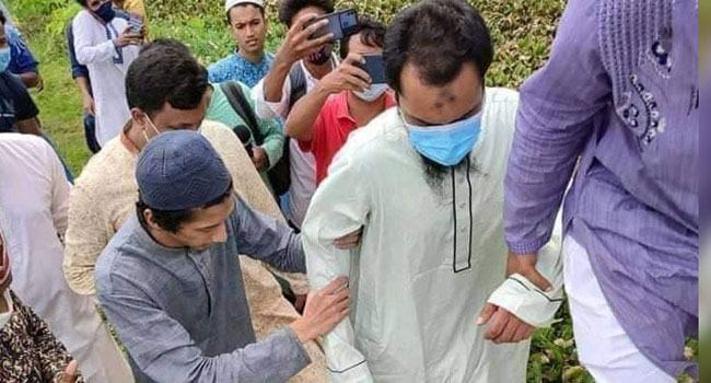 আবু ত্ব-হা আদনানকে ডিবি কার্যালয়ে নিয়ে জিজ্ঞাসাবাদ