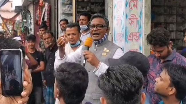কাদের মির্জার গাড়িবহরে হামলা : গুলিবিদ্ধ ৩, আহত ১২