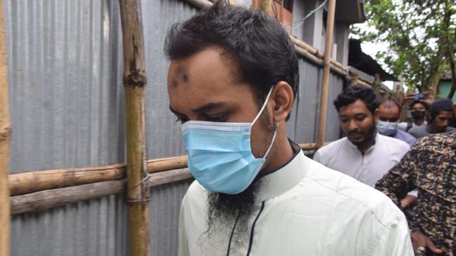 ‘আমার ছেলে অসুস্থ ও ক্লান্ত’ : ত্ব-হার মা