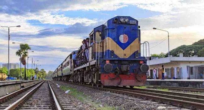 লকডাউন : ৫ ট্রেনের চলাচল বাতিল