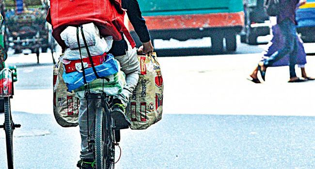 ই-কমার্স : আগে পণ্য ডেলিভারি পরে টাকা