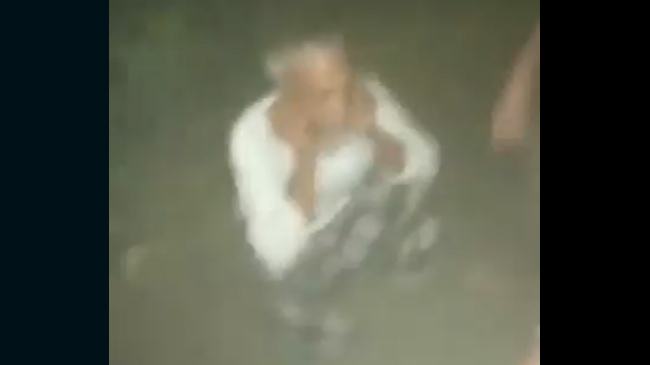 নৌকার প্রার্থীকে সমর্থন না করায় বৃদ্ধকে কান ধরিয়ে ওঠবস!
