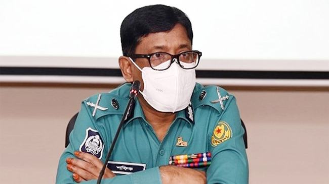 ‘লকডাউনে পুলিশ কাউকেই ছাড় দেবে না’