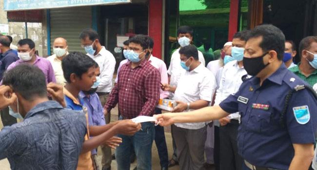 কটিয়াদী রিপোর্টার্স ইউনিটির মাস্ক বিতরণ