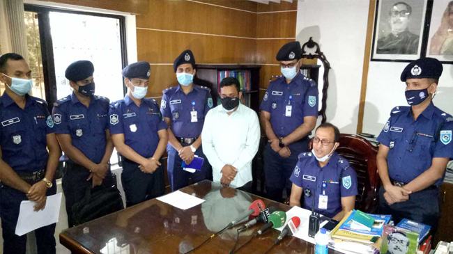 সোনালী ব্যাংক কর্মকর্তার স্বেচ্ছায় আত্মগোপন, ৫ দিন পর ঢাকা থেকে উদ্ধার