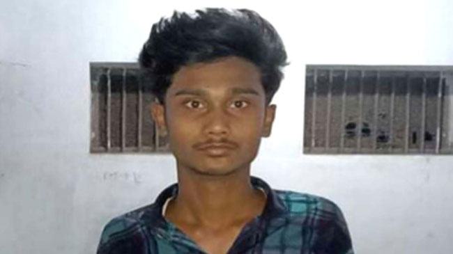 ভূরুঙ্গামারীতে বিদ্যুৎ গ্রাহকের টাকা হাতিয়ে নেয়া যুবক আটক