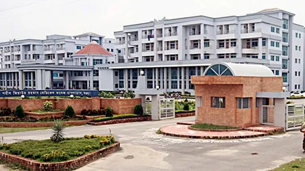 করোনা চিকিৎসায় বগুড়ায় মৃত চিকিৎসককে বদলি