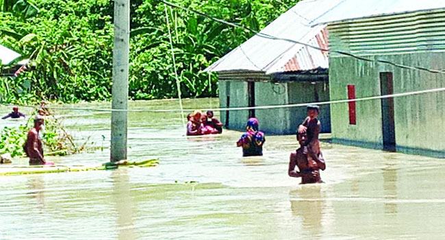 বন্যায় তলিয়ে গেছে কুড়িগ্রাম, শেরপুর ও সিরাজগঞ্জের নিম্নাঞ্চল