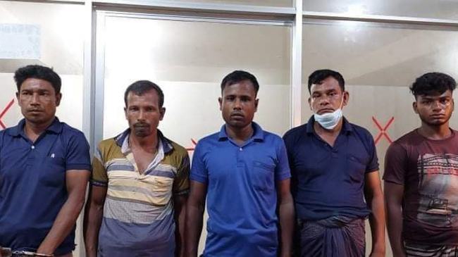আশুলিয়ায় ৫ গরু চোর আটক ; দুই গরু উদ্ধার