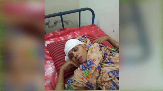 শাশুড়িকে হাতুড়ি পেটা করলেন পুত্রবধূ