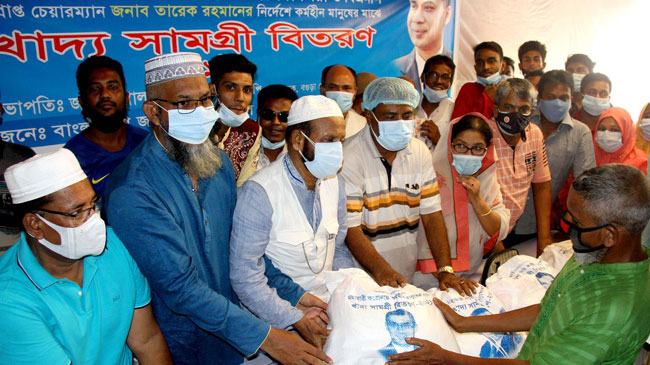 বগুড়ায় কর্মহীন মানুষের মাঝে বিএনপির খাদ্য সামগ্রী বিতরণ অব্যাহত