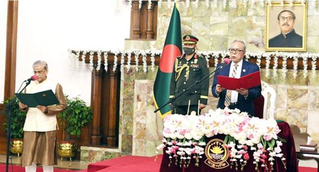 পরিকল্পনা প্রতিমন্ত্রী হিসেবে শপথ নিলেন শামসুল আলম