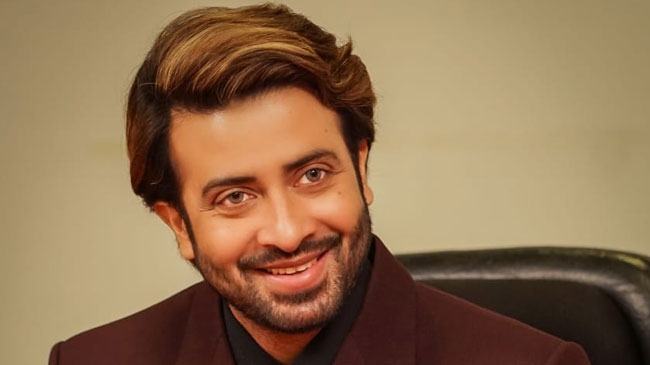 ঈদে কারো বাসায় যাবেন না শাকিব খান
