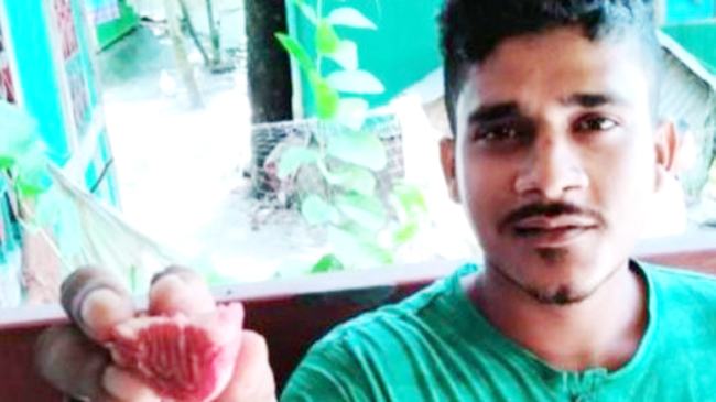 লালমোহনে কোরবানি করা গরুর গোশতে আল্লাহ’র নাম!