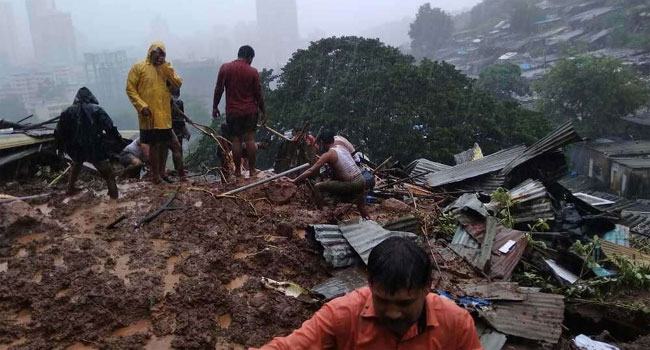 ভারতে ভূমিধসে অন্তত ৩৬ জনের মৃত্যু, এখনো আটকা অনেকে