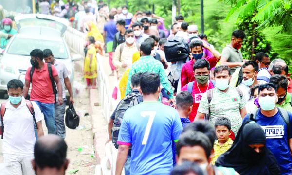 লকডাউনে ভোগান্তির একশেষ