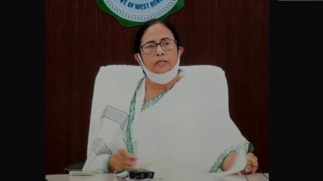 বিরোধী জোটের নেতৃত্ব দিতে চেয়ে মমতার কৌশল