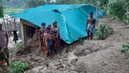 পাহাড় ধসে নিঃস্ব উখিয়ার মোহাম্মদ আলী