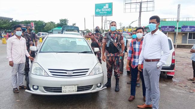 ভুয়া সরকারি লোগো লাগানো গাড়িকে ধরে ফেললেন ম্যাজিস্ট্রেট