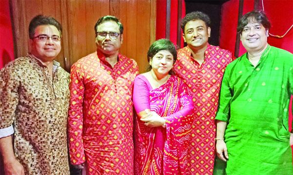 কবি নজরুলের প্রতি শিল্পী পরিবারের শ্রদ্ধাঞ্জলি