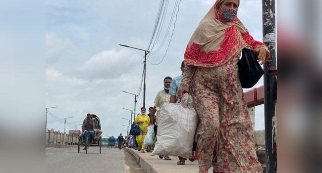 হাজিরা ১ তারিখ : ছুটছেন তারা