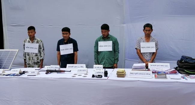 রাঙ্গামাটিতে সেনাবাহিনীর অভিযানে অস্ত্রসহ ৪ সন্ত্রাসী আটক
