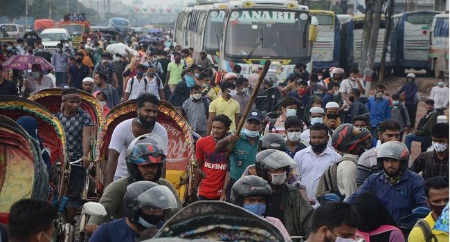 নারায়ণগঞ্জে স্রোতের মতো আসছে শ্রমিক