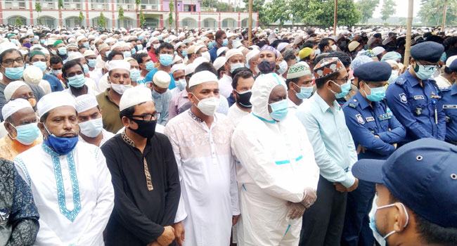 বাবা-মায়ের কবরের পাশেই শায়িত হলেন আলী আশরাফ এমপি