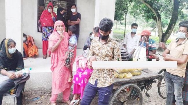 অবৈধভাবে ভারতে যাওয়ার সময় চৌগাছা সীমান্তে নারীসহ আটক ১৮