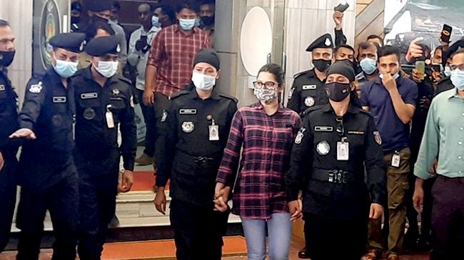 পরীমণিকে নিয়ে বনানী থানায় র‌্যাব