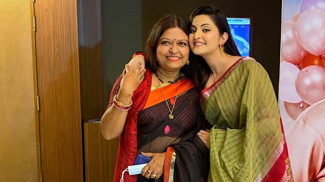 পরীমণির সাথে ব্যক্তিগত সম্পর্ক নেই : চয়নিকা চৌধুরী