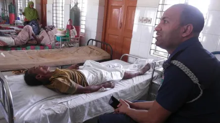 কুষ্টিয়ায় শিশু ধর্ষণ চেষ্টা : গণপিটুনি দিয়ে অভিযুক্তকে পুলিশে সোপর্দ