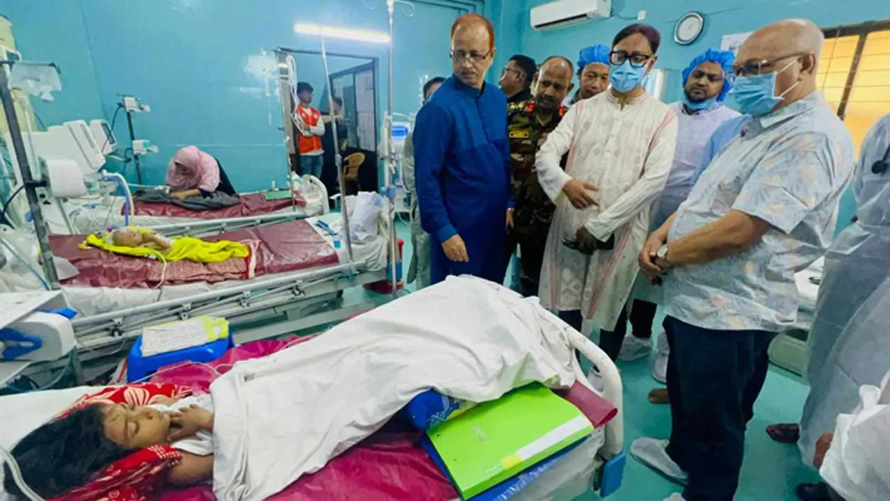 চমেক হাসপাতালের আইসিইউতে সন্তান, মা-বাবা শ্মশানে