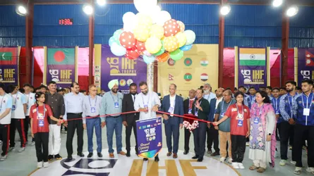 বর্ণাঢ্য আয়োজনে ৬ জাতির আন্তর্জাতিক হ্যান্ডবল উৎসবের উদ্বোধন
