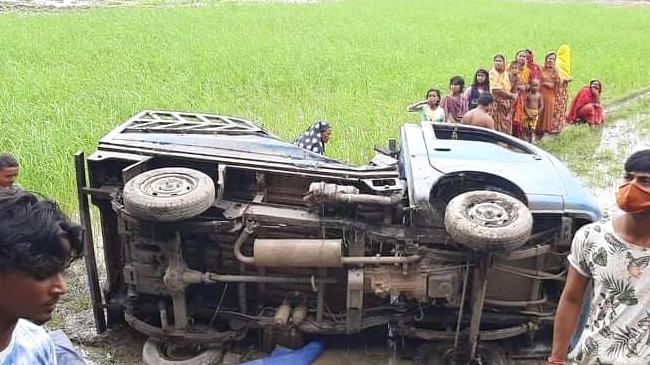 নাটোরে পিকআপ উল্টে ৬ জন নিহত