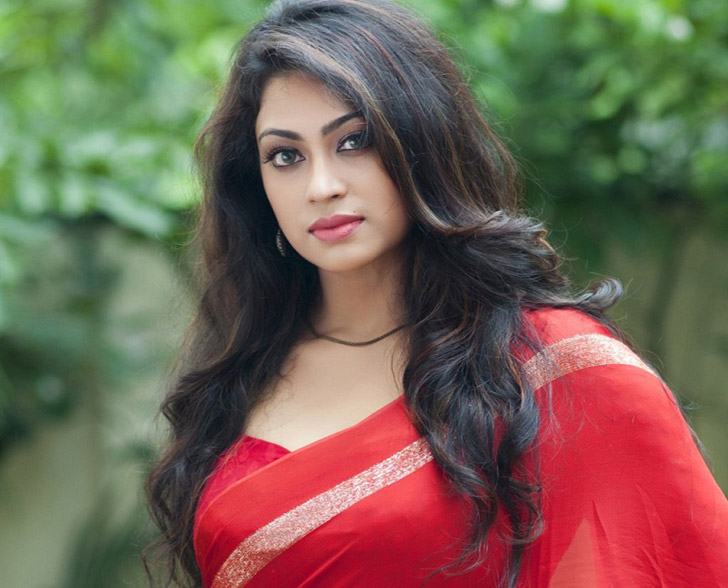 চিত্রনায়িকা পপি উধাও
