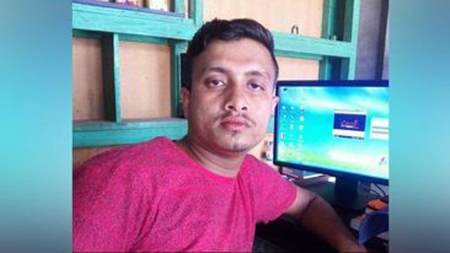 ব্যবসায়ীকে কুপিয়ে হত্যা করে টাকা লুট