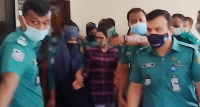 আদালতে কাঁদলেন পরীমণি, বাইরে বললেন তাকে ফাঁসানো হয়েছে