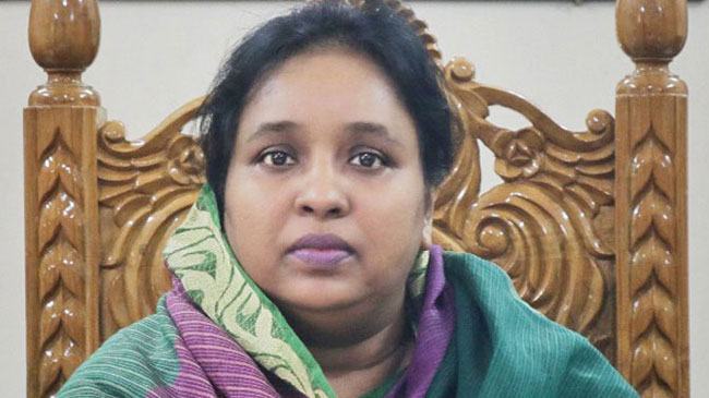 শ্মশানের মাটি শামীম ওসমানের স্বজনদের কবরে, যা বললেন আইভী