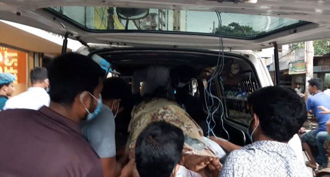 নারায়ণগঞ্জে ক্লিনিকে অক্সিজেন সিলিন্ডার বিস্ফোরণ : দগ্ধ ২