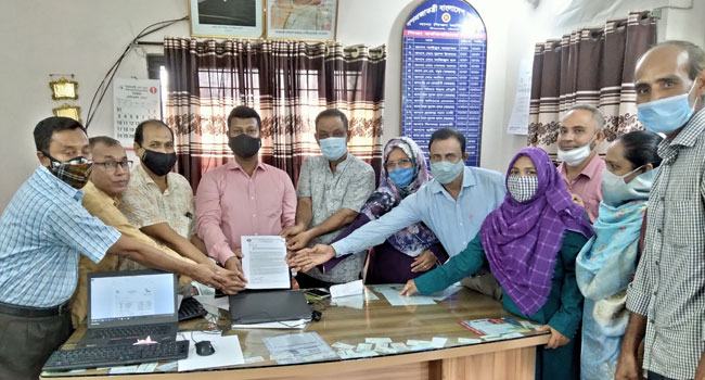 গণশিক্ষা প্রতিমন্ত্রীকে প্রধান শিক্ষকদের স্মারকলিপি
