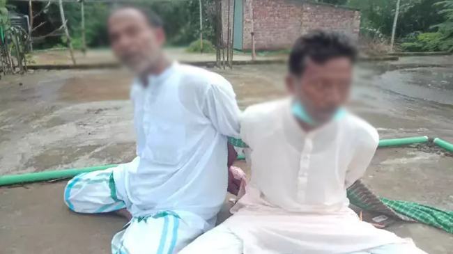 অন্তঃসত্ত্বা নাতনীকে নিতে এলে নানা ও মামা শ্বশুরকে পেটালেন জামাই