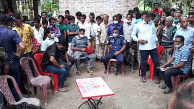 মান্দায় আসামি ধরতে গিয়ে পুলিশের এসআই লাঞ্ছিত