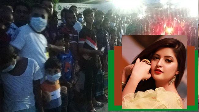 কারাফটকে জনতার ভিড়, পরীমণিকে না দেখতে পেরে হতাশ